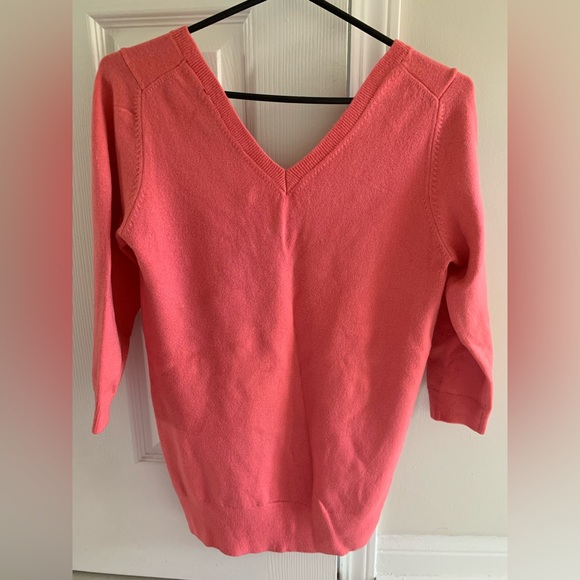 French Connection V-Neck Front & Back Sweater in Hot Pink (Women’s Size Small) - Picture 2 of 4
